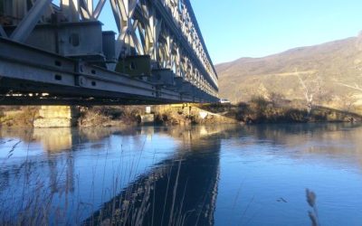 MOP repara puente mecano sobre el Río Paine