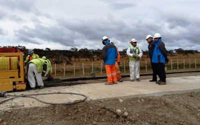 Seremi MOP inspecciona obras de pavimentación en camino Punta Prat