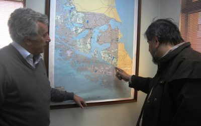 Seremi MOP y gobernador coordinan proyectos para mejorar calidad de vida de los habitantes de la Provincia Antártica