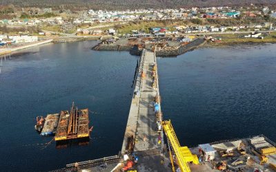 MOP avanza en dos emblemáticas obras de conectividad para Puerto Williams: Ampliación del terminal del Aeródromo y construcción de Muelle Multipropósito