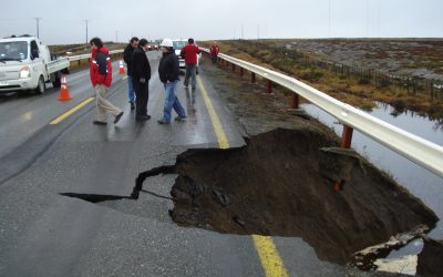 Personal de Vialidad del MOP se encuentra trabajando para solucionar el socavón ocurrido en  ruta 9 Norte