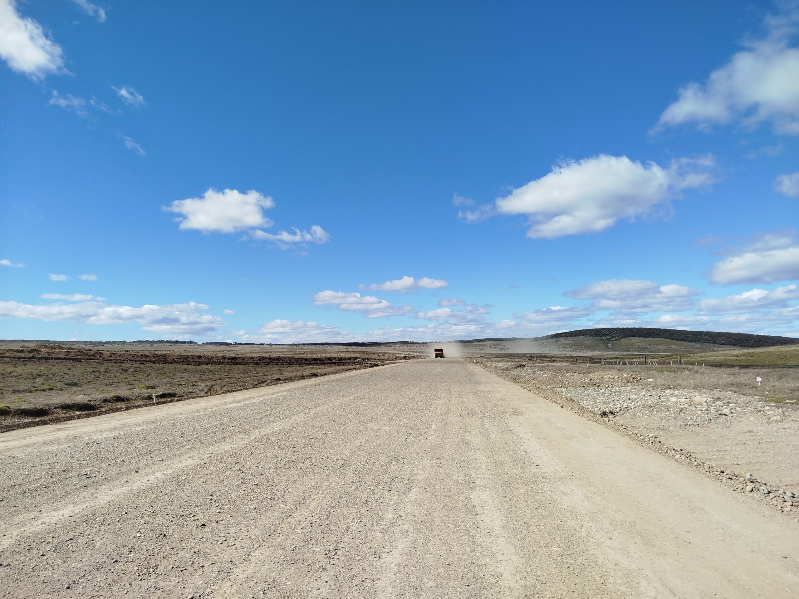 MOP informa avance de 30% en obras de la Senda de Penetración Calafate-Russfin en actividad de Participación Ciudadana